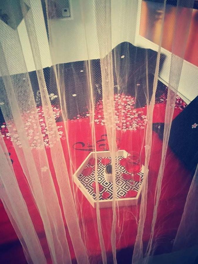 Iasi Jacuzzi Apartment A מראה חיצוני תמונה